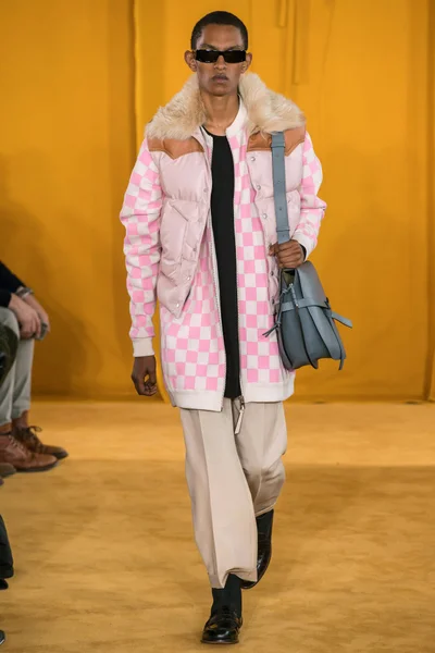 Look 17